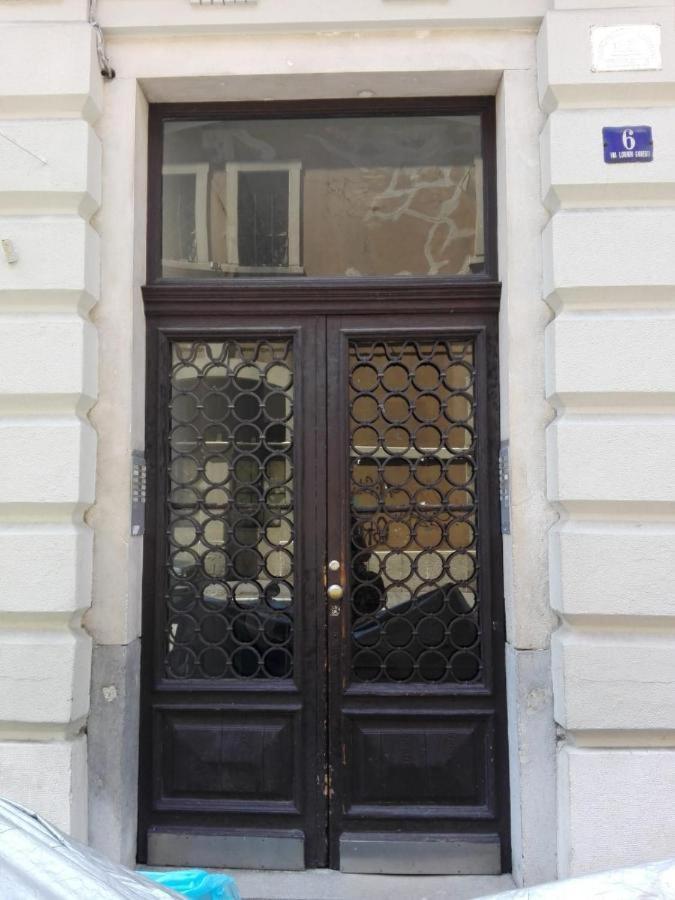 Elegante Appartamento Vicino Alla Stazione - Gold Trieste Eksteriør bilde
